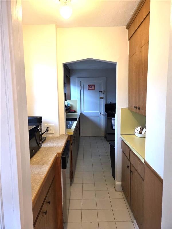 3 bed, 2 bath apartment for rent at 88 Colborne Rd Unit 1, Brighton — photo 3 of 12