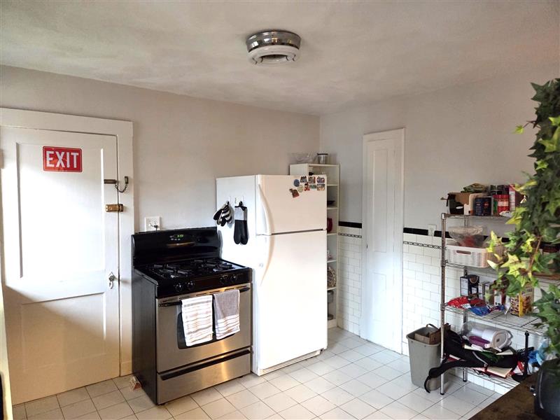 3 bed, 2 bath apartment for rent at 88 Colborne Rd Unit 1, Brighton — photo 4 of 12