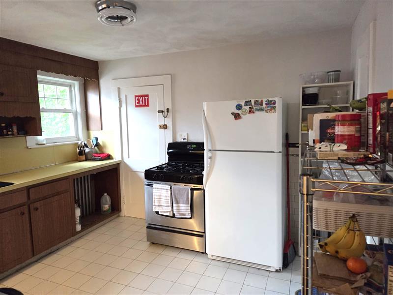 3 bed, 2 bath apartment for rent at 88 Colborne Rd Unit 1, Brighton — photo 2 of 12