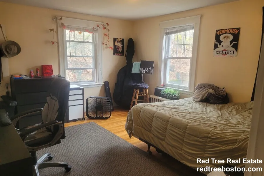 3.5 bed, 1 bath apartment for rent at 88 Colborne Rd Unit 2, Brighton — photo 9 of 14