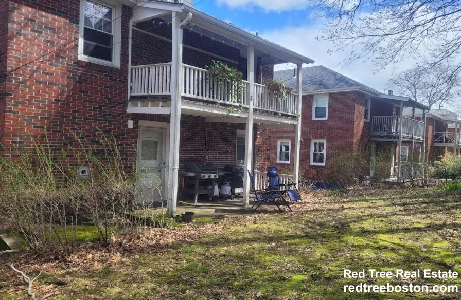 3.5 bed, 1 bath apartment for rent at 88 Colborne Rd Unit 2, Brighton — photo 8 of 14