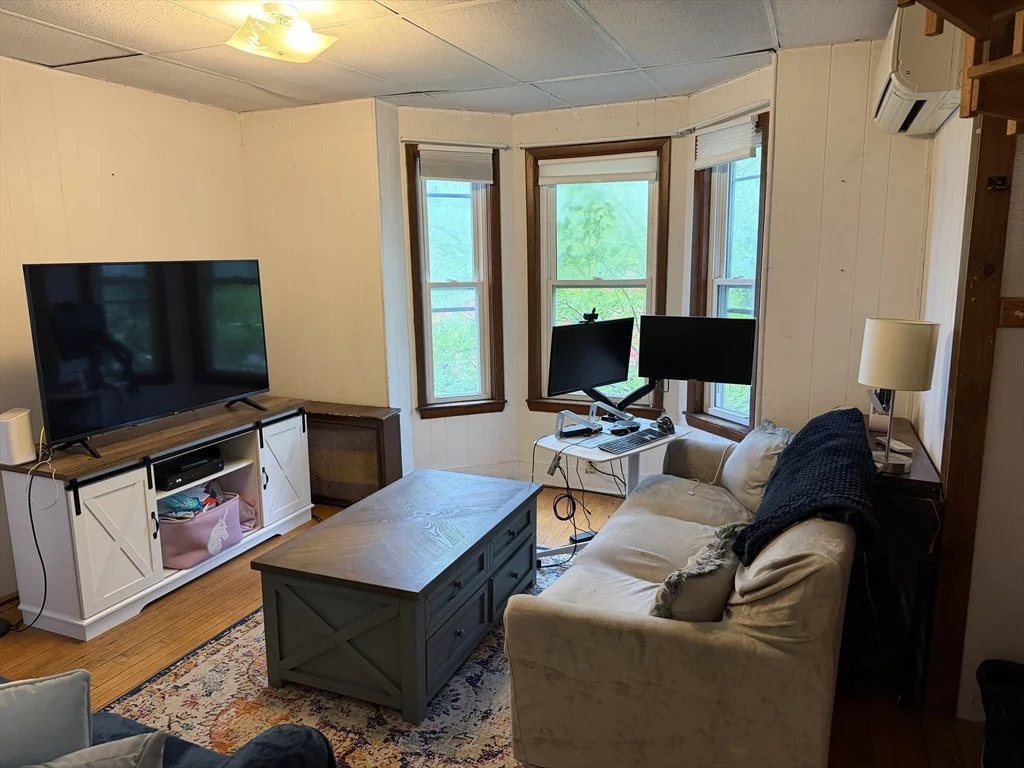 4 bed, 2 bath apartment for rent at 88 Concord Ave Unit 2, Union Square — photo 3 of 9