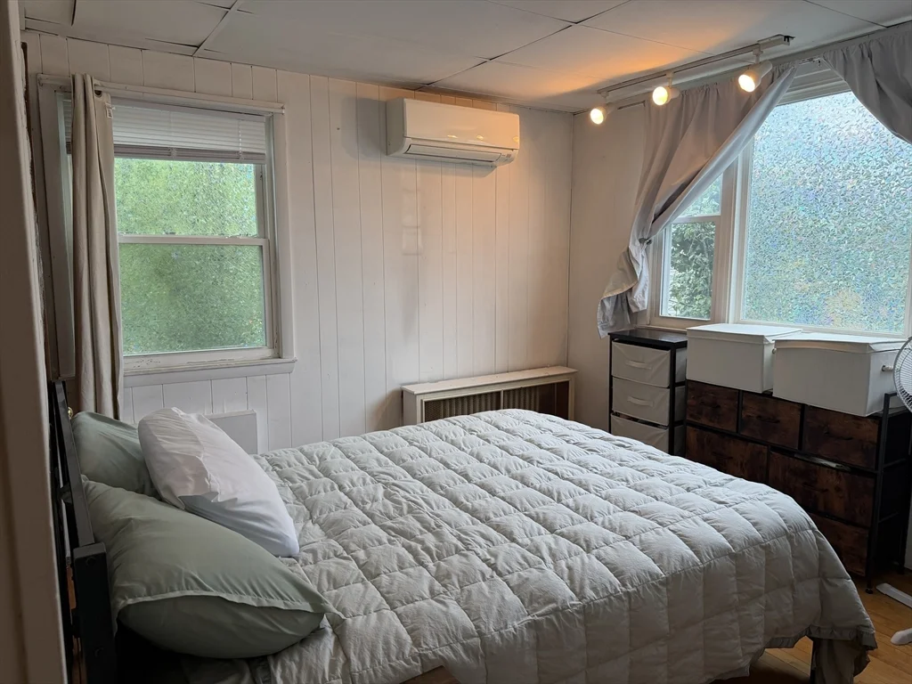 4 bed, 2 bath apartment for rent at 88 Concord Ave Unit 2, Union Square — photo 8 of 9