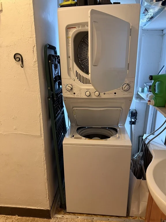 4 bed, 2 bath apartment for rent at 88 Concord Ave Unit 2, Union Square — photo 5 of 9