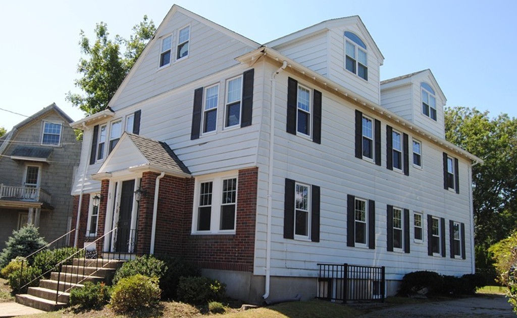 2 bed, 1 bath apartment for rent at 88 Dalton St Unit 1, Belmont — photo 1 of 16