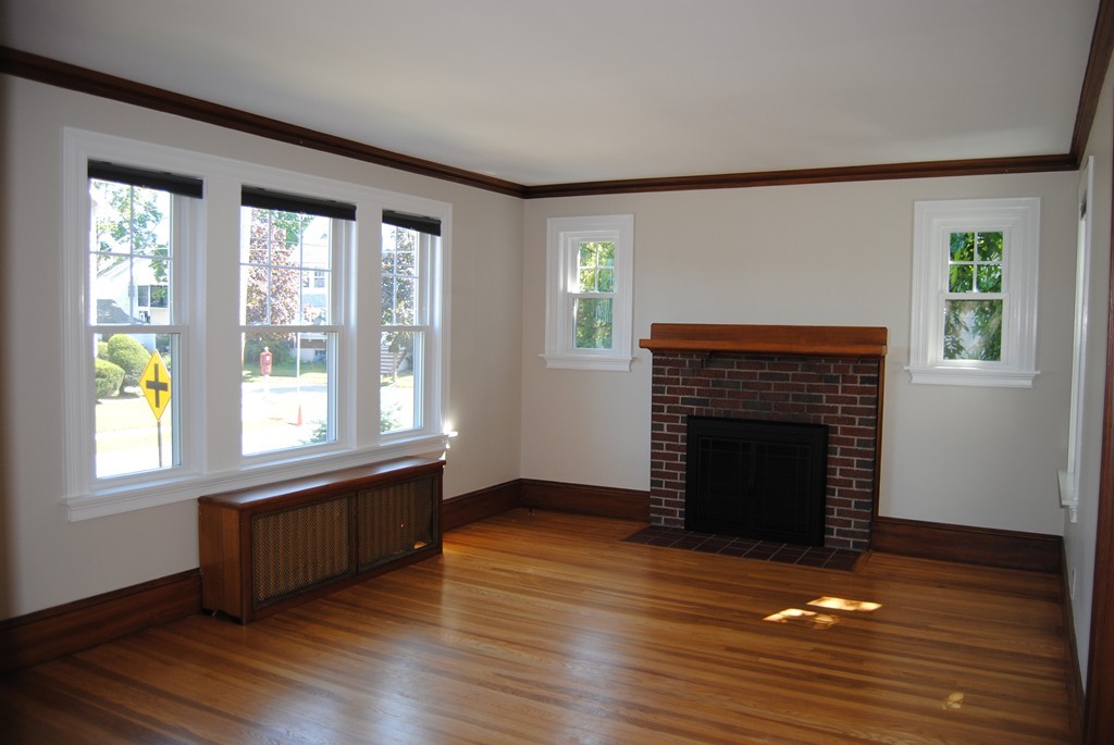 2 bed, 1 bath apartment for rent at 88 Dalton St Unit 1, Belmont — photo 2 of 16