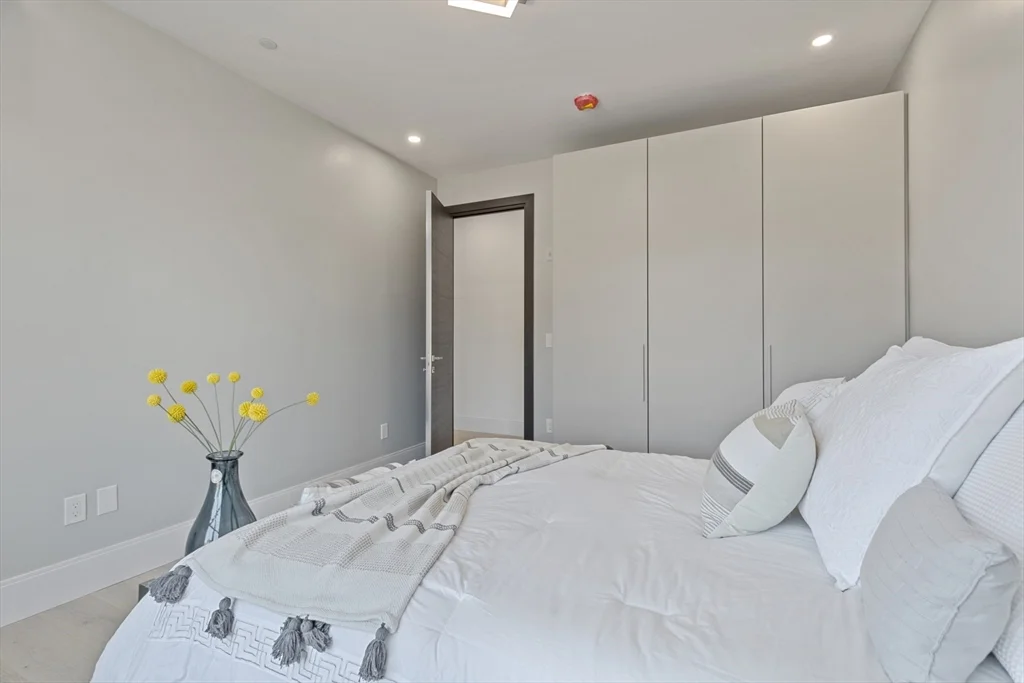 3 bed, 2 bath apartment for rent at 88 Dover St Unit 1, Davis Square — photo 25 of 31