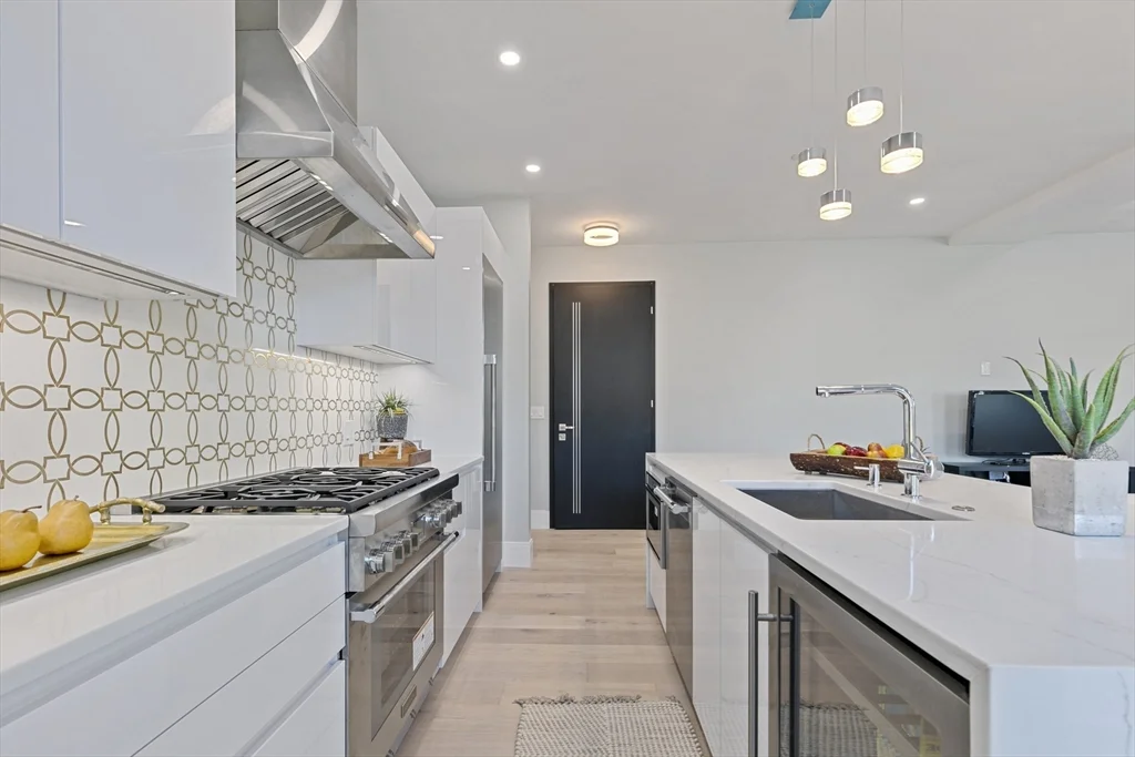 3 bed, 2 bath apartment for rent at 88 Dover St Unit 1, Davis Square — photo 12 of 31