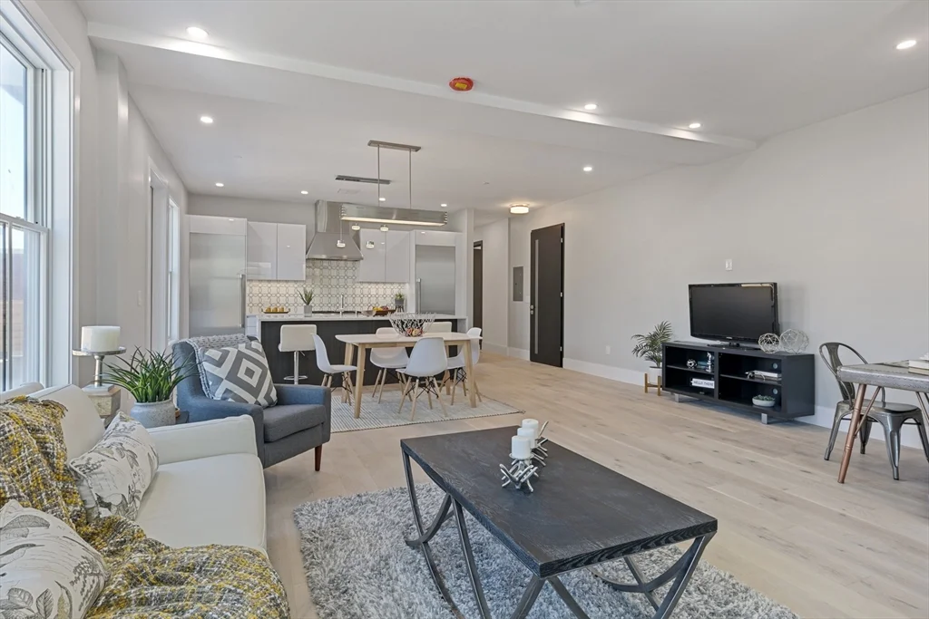 3 bed, 2 bath apartment for rent at 88 Dover St Unit 1, Davis Square — photo 5 of 31
