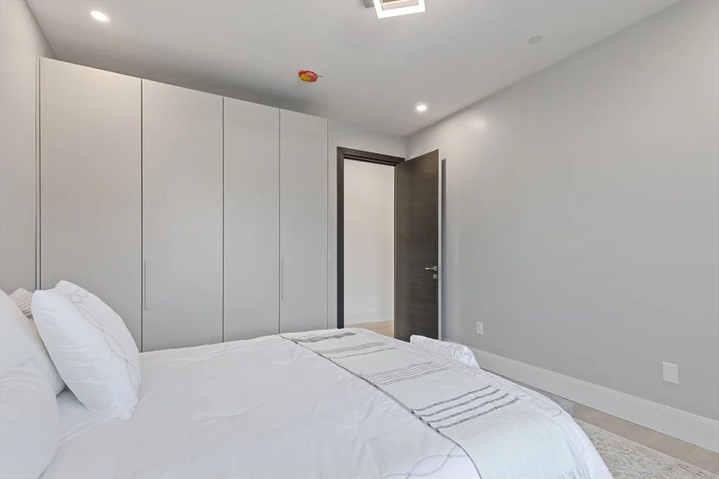 3 bed, 2 bath apartment for rent at 88 Dover St Unit 1, Davis Square — photo 22 of 31