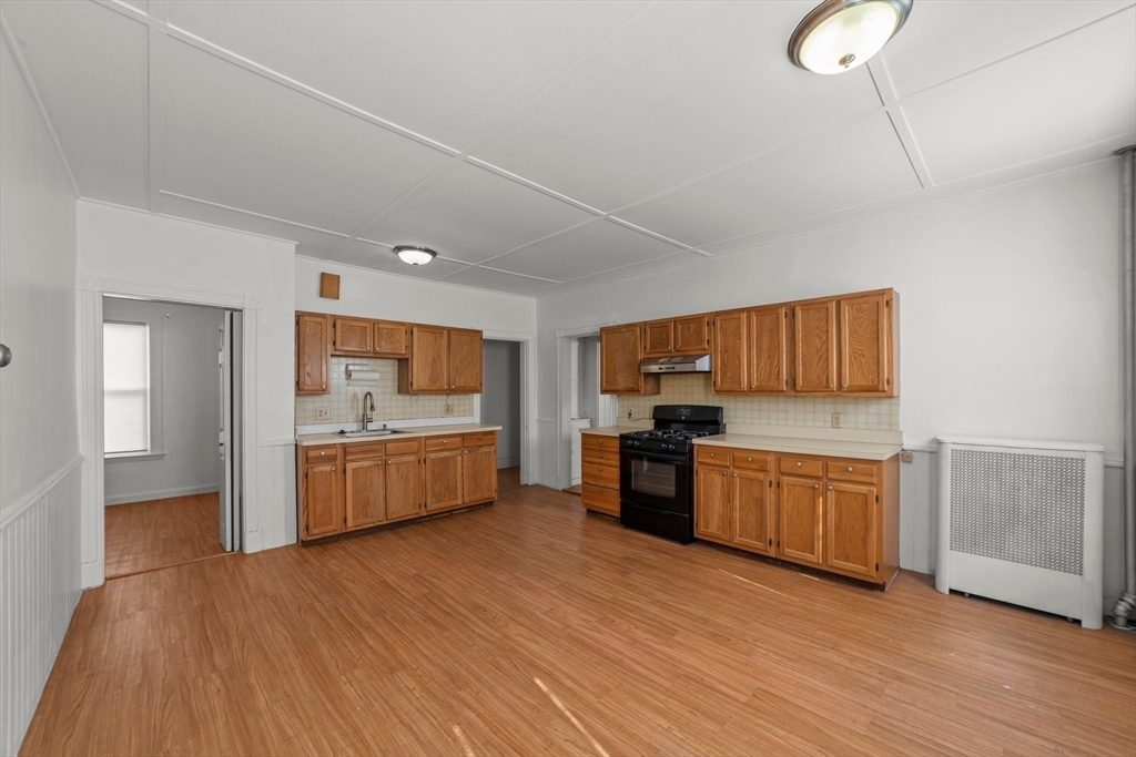 1 bed, 1 bath apartment for rent at 88 Florence St Unit 1, Everett — photo 2 of 9