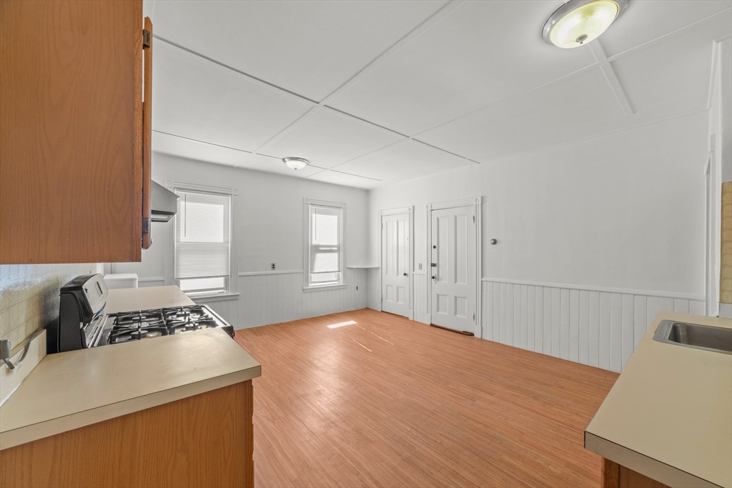 1 bed, 1 bath apartment for rent at 88 Florence St Unit 1, Everett — photo 3 of 9