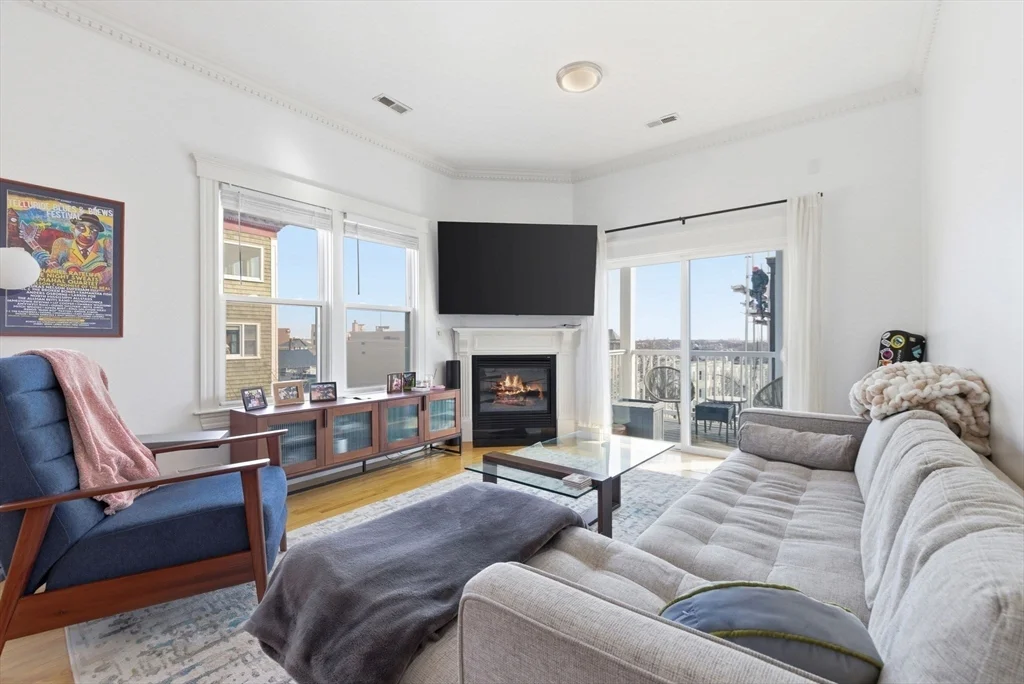 2 bed, 2 bath apartment for rent at 88 G St Unit B, South Boston — photo 1 of 31