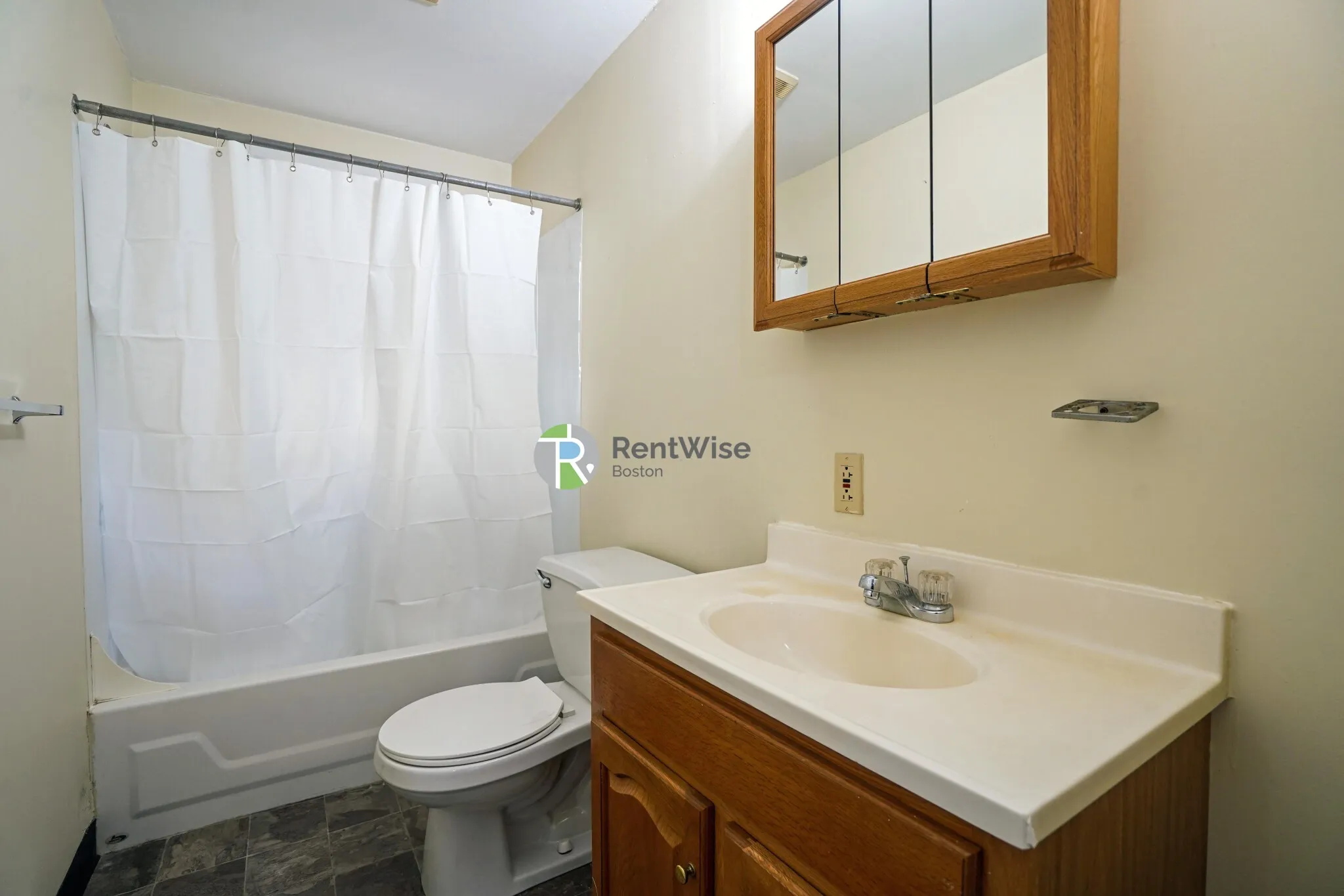 4 bed, 2 bath apartment for rent at 88 Gardena St Unit 88 Gardena St, Brighton — photo 18 of 23