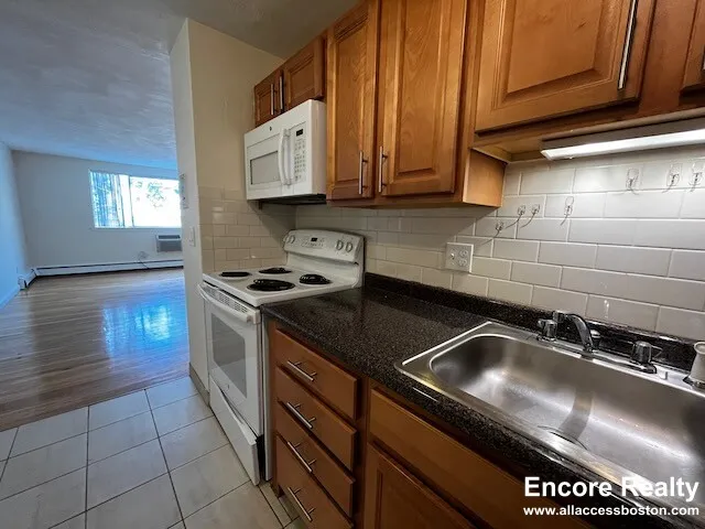 2 bed, 1 bath apartment for rent at 88 Gardner St Unit 12, Allston — photo 6 of 14