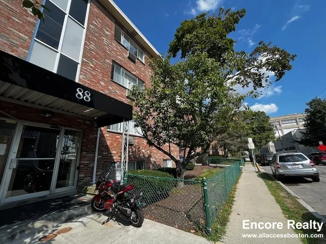 1 bed, 1 bath apartment for rent at 88 Gardner St Unit 30, Allston — photo 3 of 4