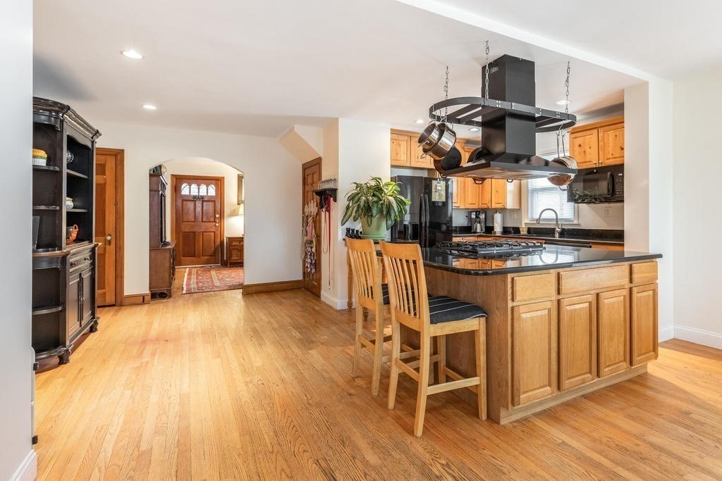 3 bed, 2 bath apartment for rent at 88 Garland St, Chelsea — photo 1 of 29
