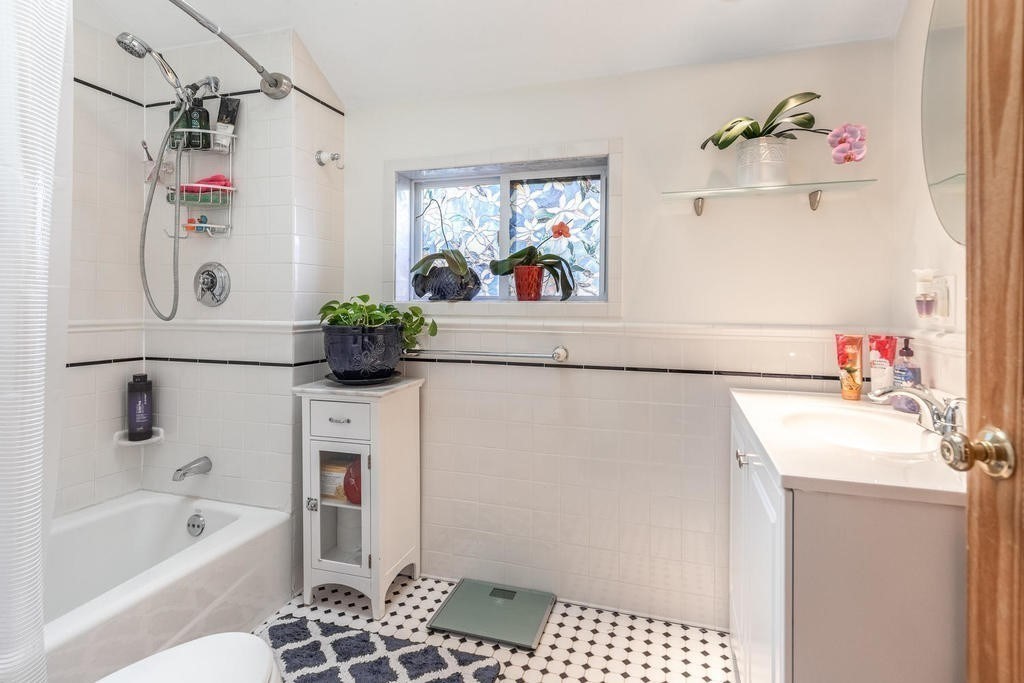 3 bed, 2 bath apartment for rent at 88 Garland St, Chelsea — photo 16 of 29