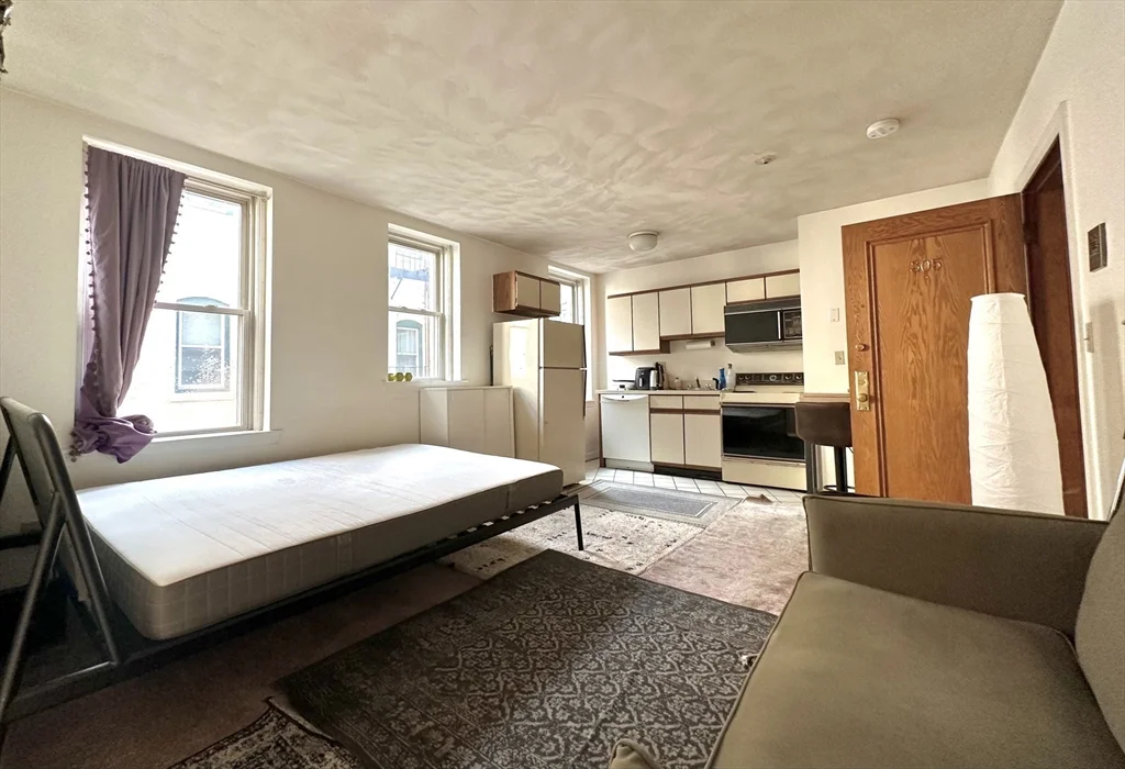 Studio bed, 1 bath apartment for rent at 88 Gordon Unit 305, Brighton — photo 1 of 5