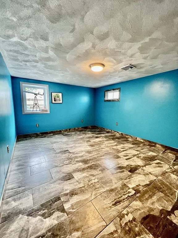 4 bed, 2 bath apartment for rent at 88 Grover St, Everett — photo 15 of 21