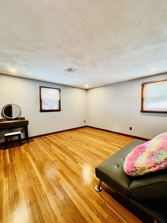 4 bed, 2 bath apartment for rent at 88 Grover St, Everett — photo 6 of 21