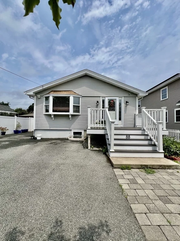 4 bed, 2 bath apartment for rent at 88 Grover St, Everett — photo 1 of 21