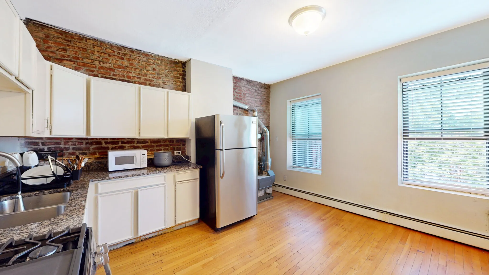 2 bed, 1 bath apartment for rent at 88 Hammond St Unit 8a, Roxbury — photo 3 of 14