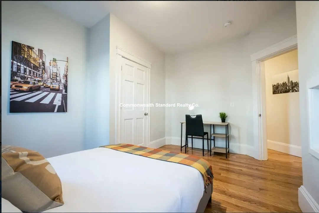 3 bed, 1 bath apartment for rent at 88 Hampshire St Unit 1, The Port — photo 16 of 31