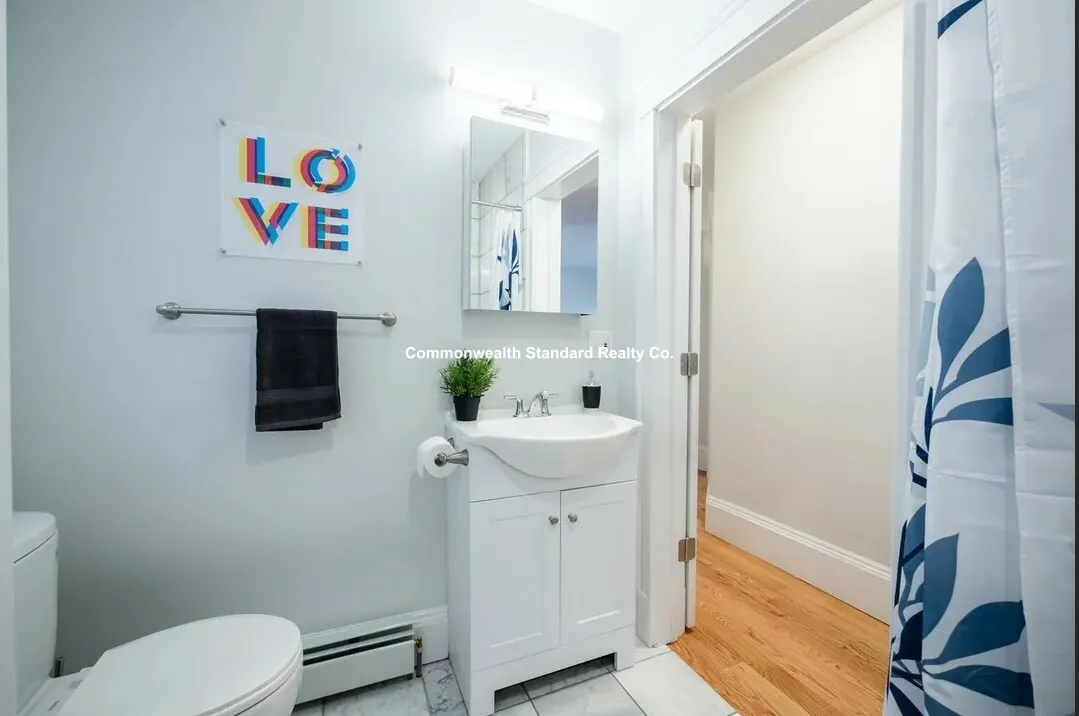 3 bed, 1 bath apartment for rent at 88 Hampshire St Unit 1, The Port — photo 18 of 31