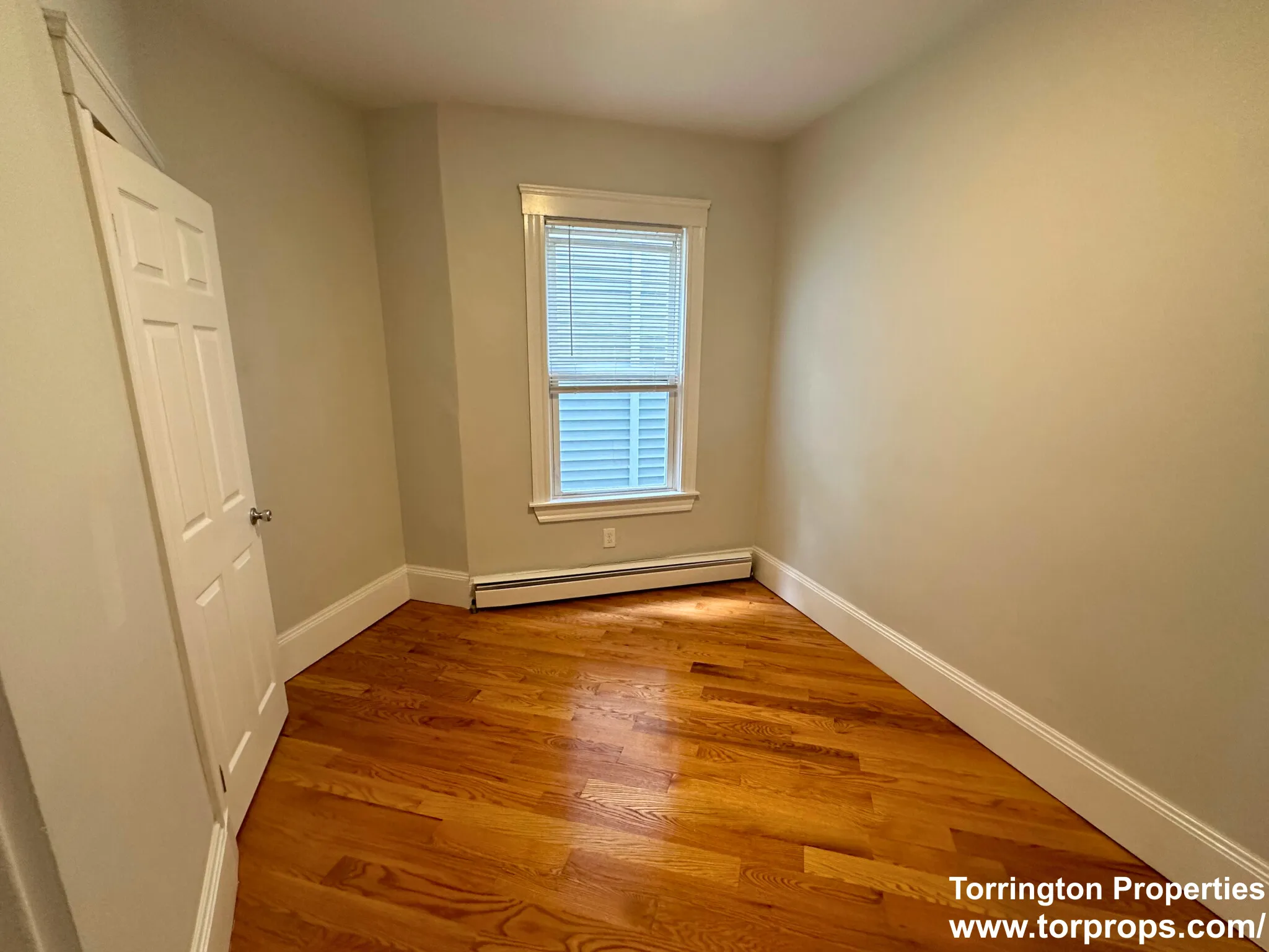 3 bed, 1 bath apartment for rent at 88 Hampshire St Unit 1, The Port — photo 27 of 31