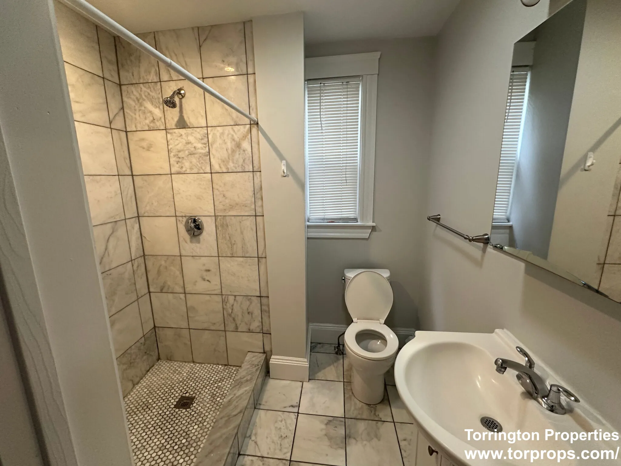 3 bed, 1 bath apartment for rent at 88 Hampshire St Unit 1, The Port — photo 25 of 31