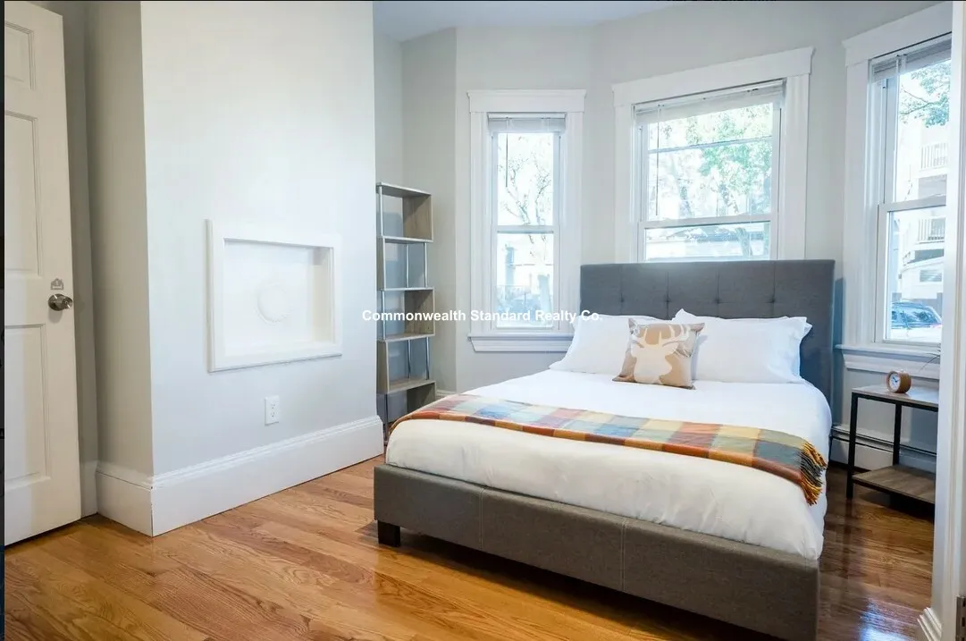 3 bed, 1 bath apartment for rent at 88 Hampshire St Unit 1, The Port — photo 15 of 31