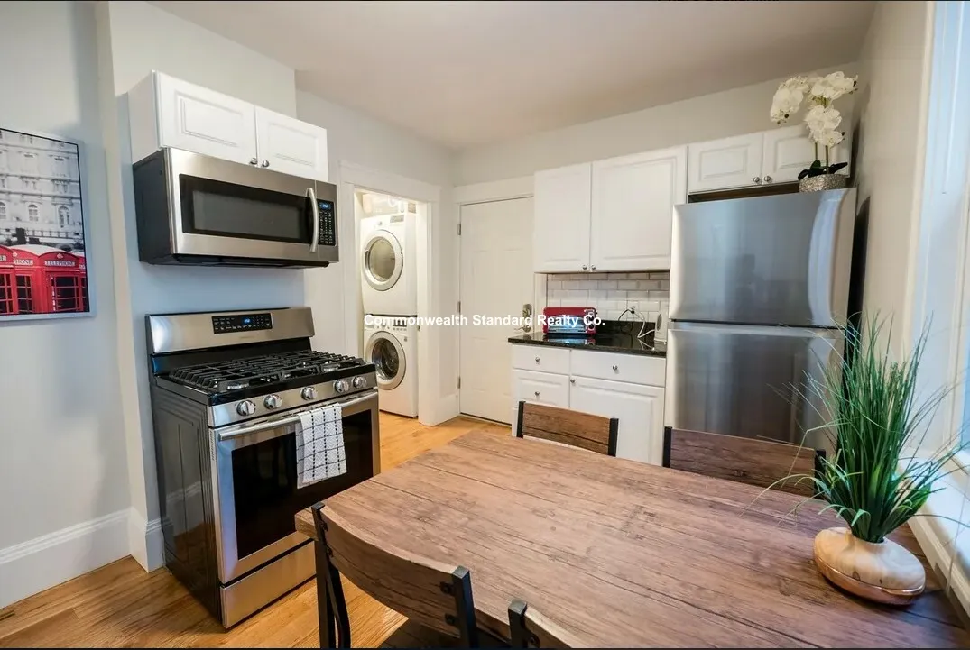 3 bed, 1 bath apartment for rent at 88 Hampshire St Unit 1, The Port — photo 21 of 31