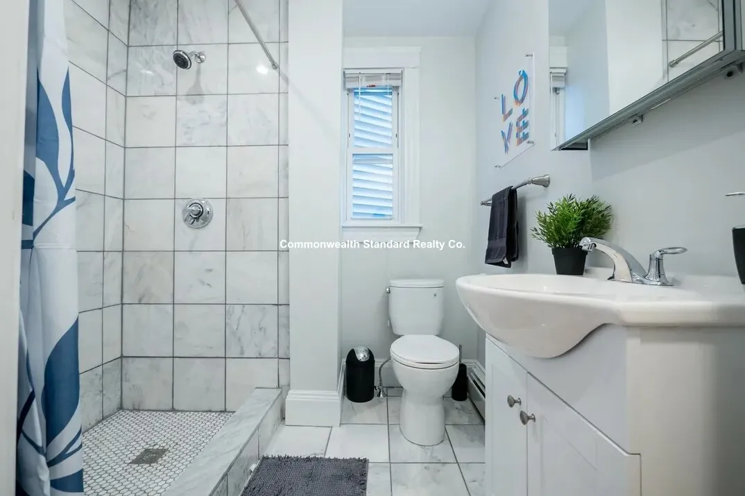 3 bed, 1 bath apartment for rent at 88 Hampshire St Unit 1, The Port — photo 20 of 31