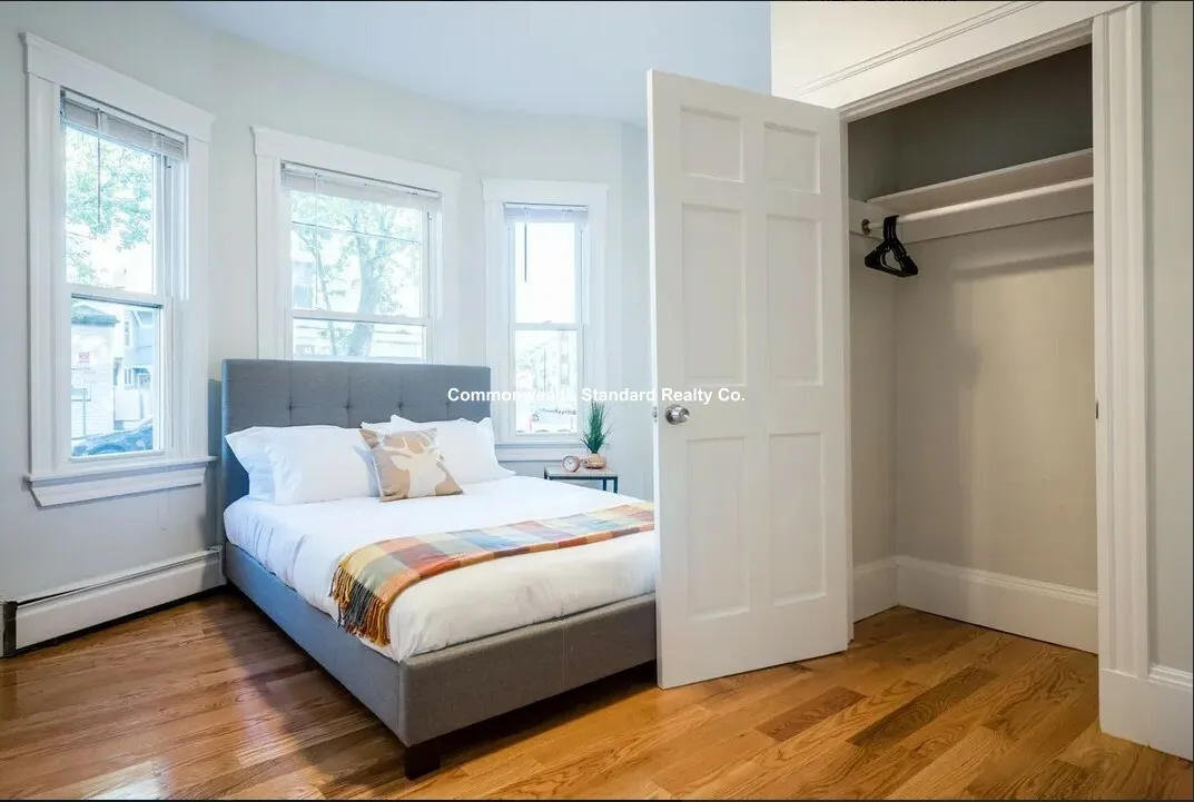 3 bed, 1 bath apartment for rent at 88 Hampshire St Unit 1, The Port — photo 17 of 31