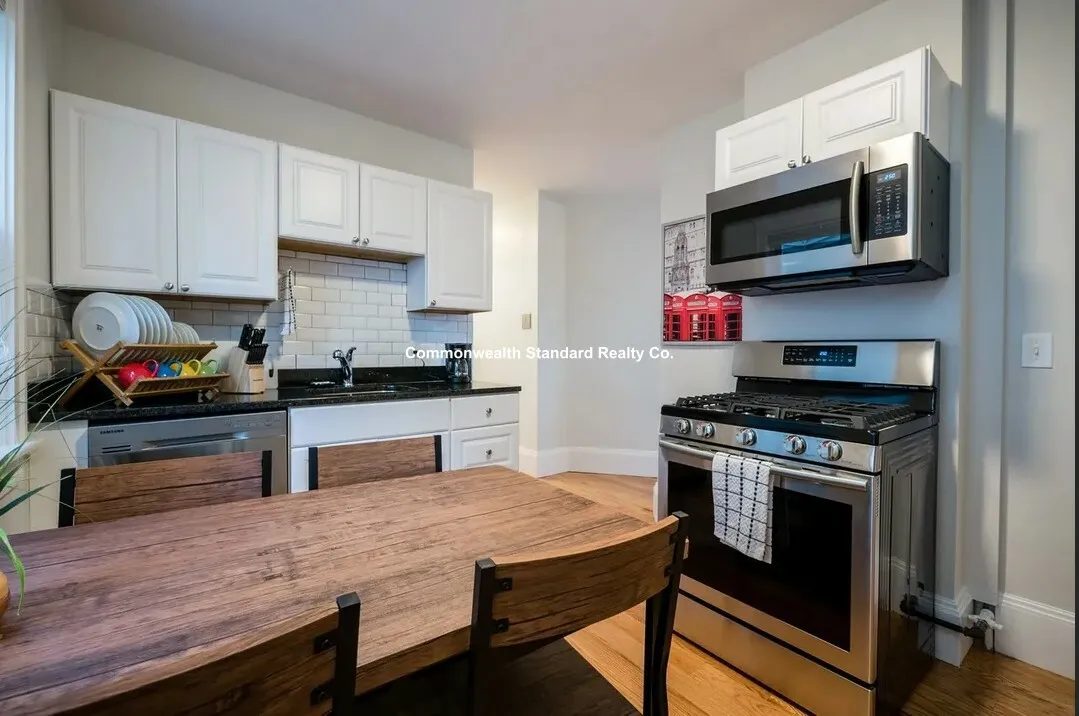 3 bed, 1 bath apartment for rent at 88 Hampshire St Unit 1, The Port — photo 19 of 31