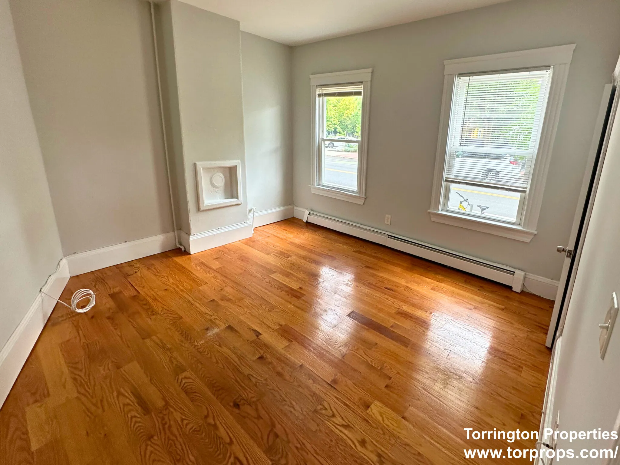 3 bed, 1 bath apartment for rent at 88 Hampshire St Unit 1, The Port — photo 24 of 31