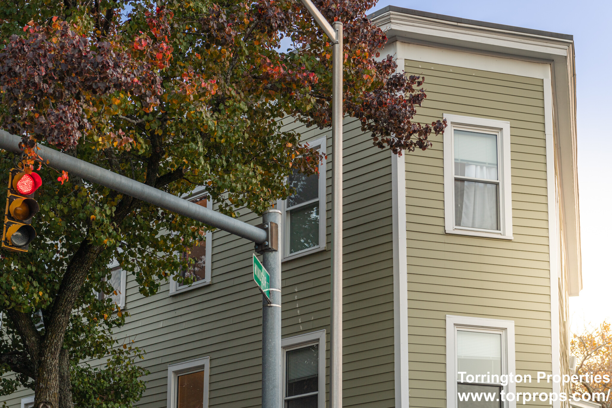 3 bed, 1 bath apartment for rent at 88 Hampshire St Unit 3, The Port