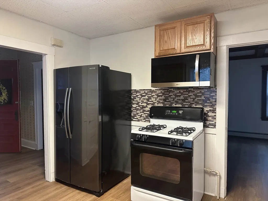 3 bed, 1 bath apartment for rent at 88 Hancock St Unit 0, Braintree — photo 6 of 14