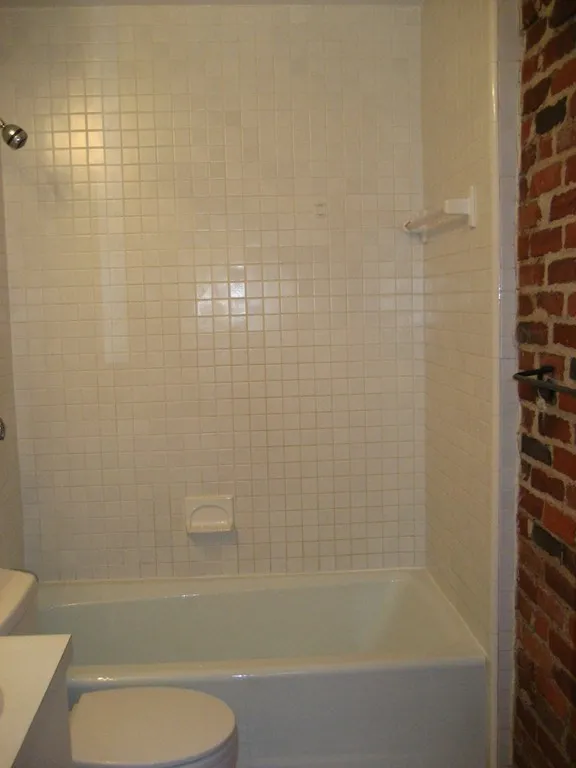 2 bed, 1 bath apartment for rent at 88 Hancock St Unit 2, Mid-Cambridge — photo 8 of 8