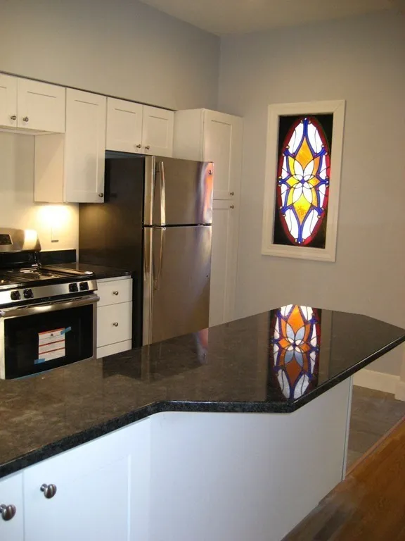 2 bed, 1 bath apartment for rent at 88 Hancock St Unit 2, Mid-Cambridge — photo 2 of 8