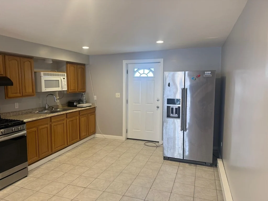 2 bed, 1 bath apartment for rent at 88 Harrison St Unit 2, Fall River — photo 1 of 13