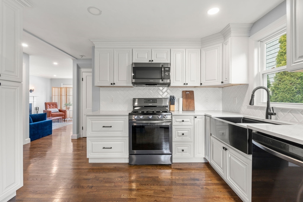 3 bed, 1.5 bath apartment for rent at 88 Highland Ave Unit 1, Watertown — photo 3 of 20
