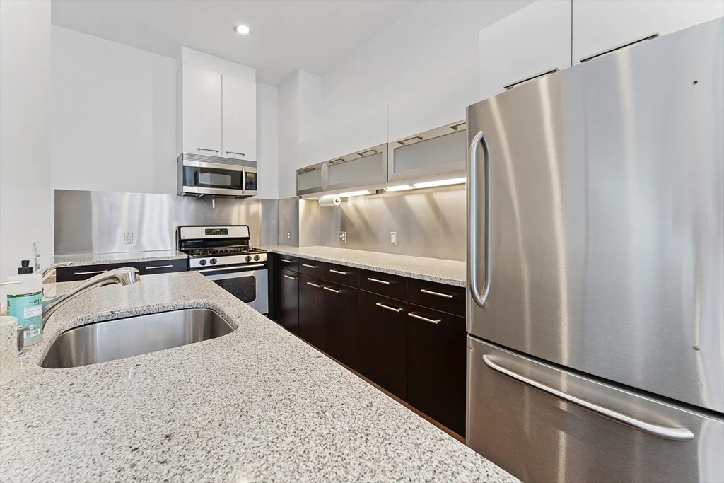 1 bed, 1 bath apartment for rent at 88 Kingston St Unit 1F, Midtown — photo 12 of 21