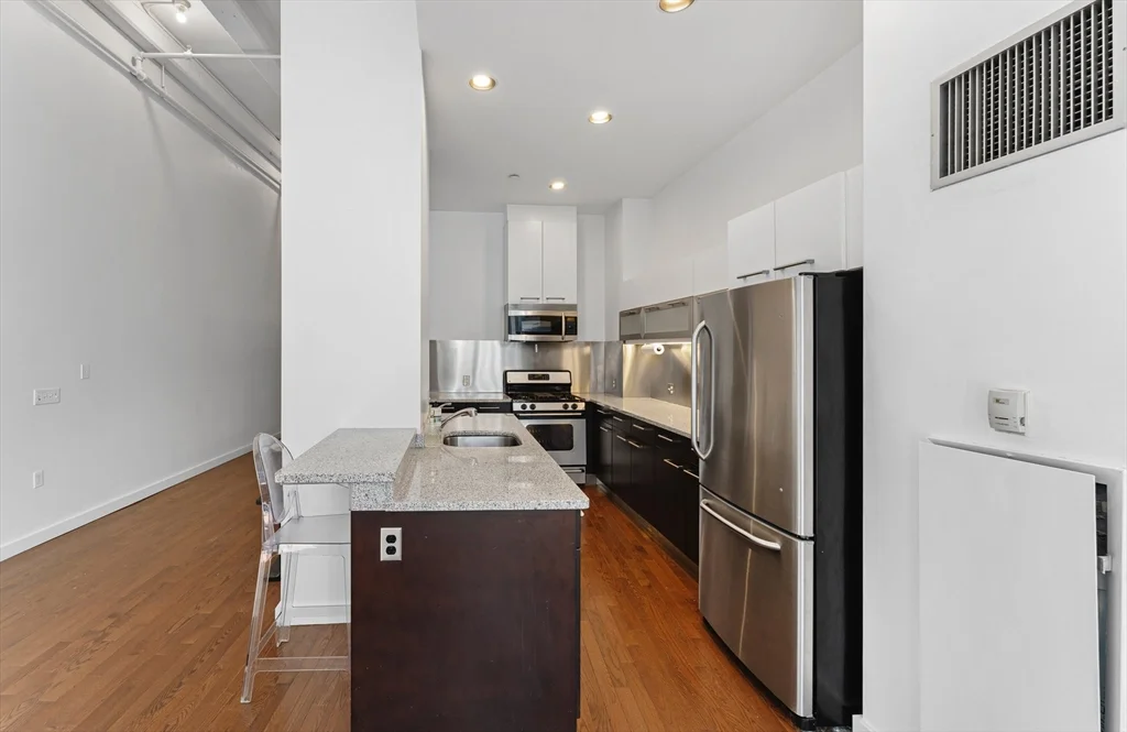 1 bed, 1 bath apartment for rent at 88 Kingston St Unit 1F, Midtown — photo 13 of 21