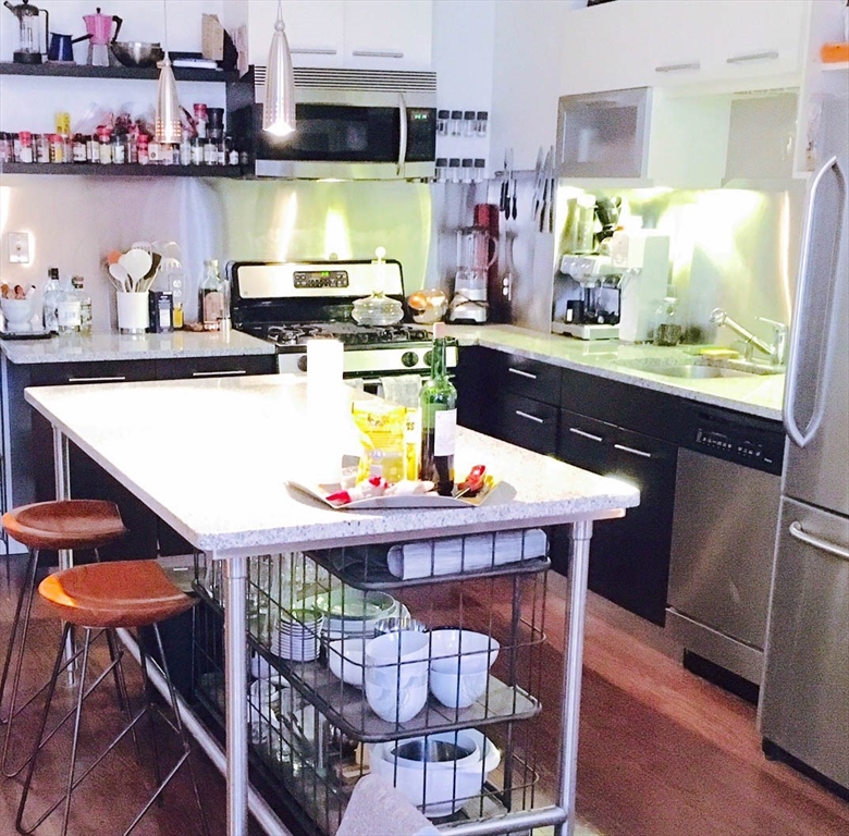 1 bed, 1 bath apartment for rent at 88 Kingston St Unit 4E, Midtown — photo 4 of 9