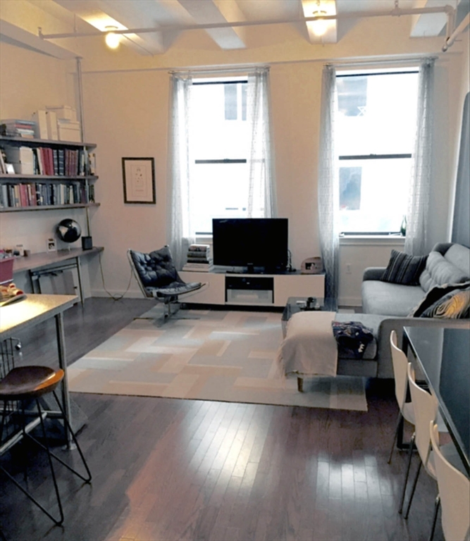 1 bed, 1 bath apartment for rent at 88 Kingston St Unit 4E, Midtown — photo 2 of 9