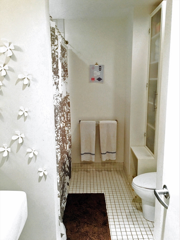 1 bed, 1 bath apartment for rent at 88 Kingston St Unit 4E, Midtown — photo 7 of 9