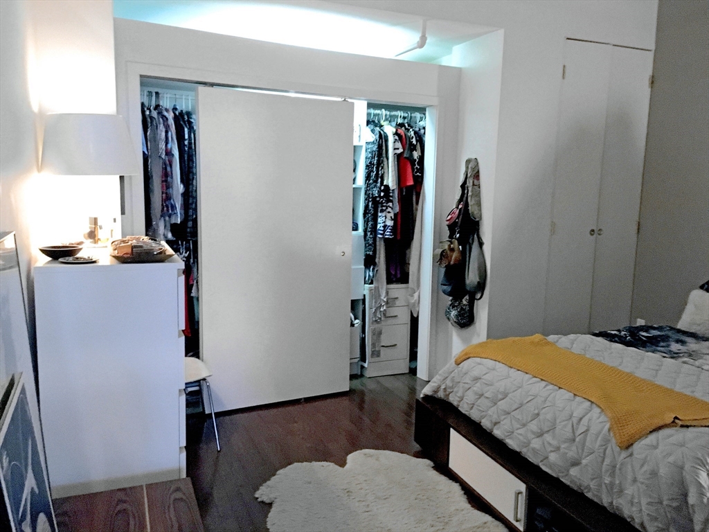 1 bed, 1 bath apartment for rent at 88 Kingston St Unit 4E, Midtown — photo 6 of 9