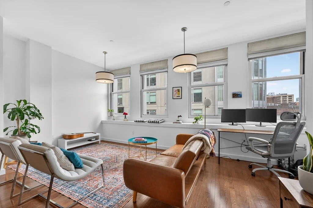 1 bed, 1 bath apartment for rent at 88 Kingston St Unit 6C, Midtown — photo 2 of 23
